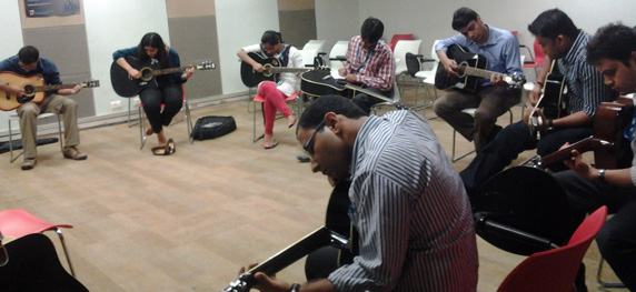 guitar classes in indirapuram