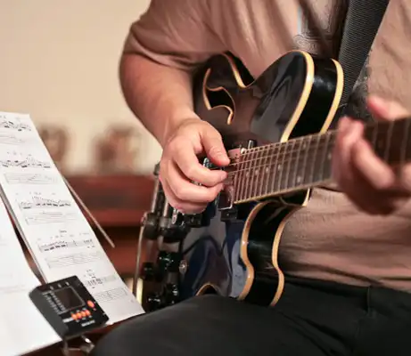 Guitar Classes Indirapuram
